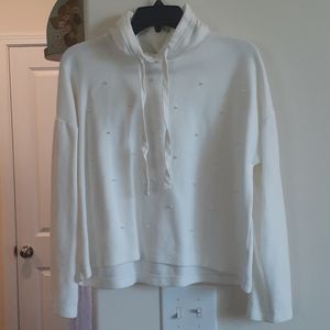White cropped sweater with pearl details